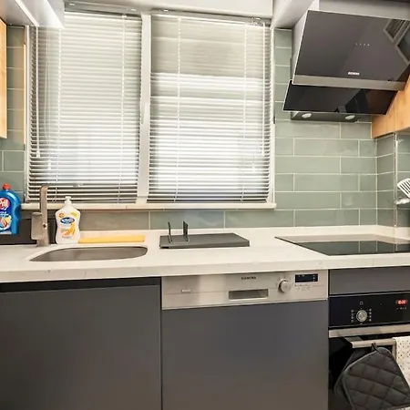 Tomtom House Centre Location *