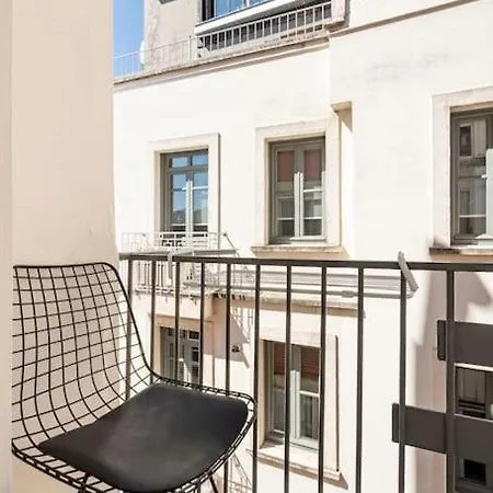 Tomtom House Centre Location