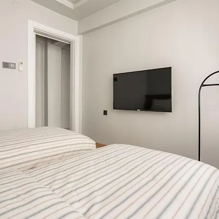 Tomtom House Centre Location