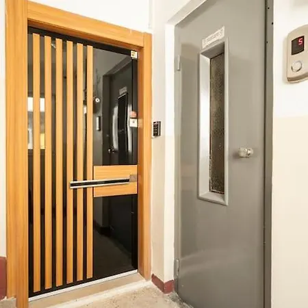 Tomtom House Centre Location דירה *