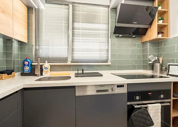 Tomtom House Centre Location *